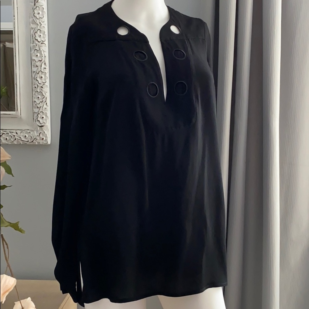 ETCETERA Blouse. Keyholes in black. Size 0